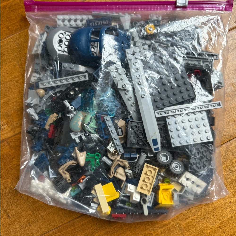 LEGO Jurassic World Blue’s Pursuit Set - RETIRED - Picture 3 of 3